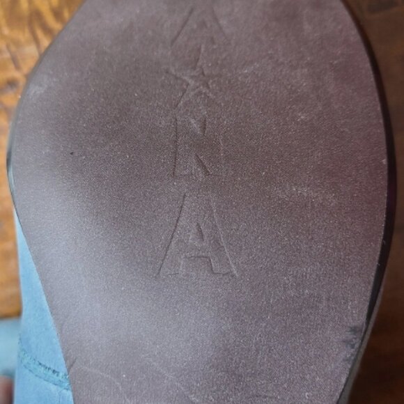 NaNa 3 1/2" Heel Soft Leather Boots size 8 Green Straps Cuff Street Style - Picture 3 of 4